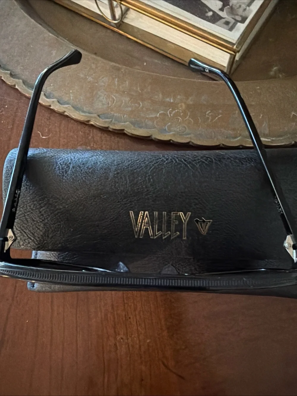 Valley Eyewear BING Sunglasses with Black Case